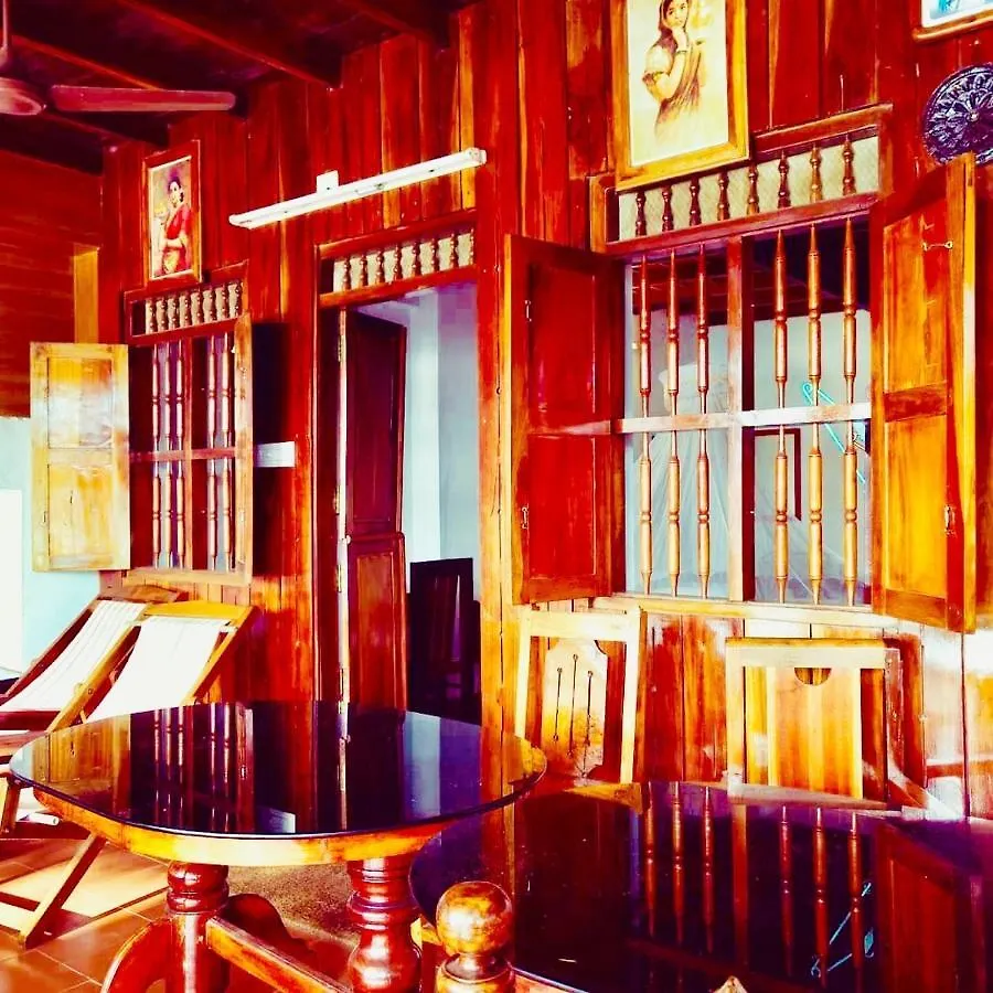 Malayalam Lake Resort Alappuzha Hotel