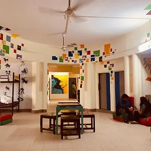 the-funky-monkey-hostel.hotels-varanasi.com/