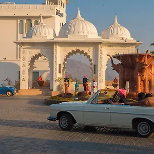 radisson-blu-udaipur-palace-resort-spa.udaipurhotels.org/