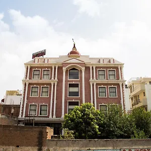 oyo-8947-near-medanta.top-gurgaonhotels.com/