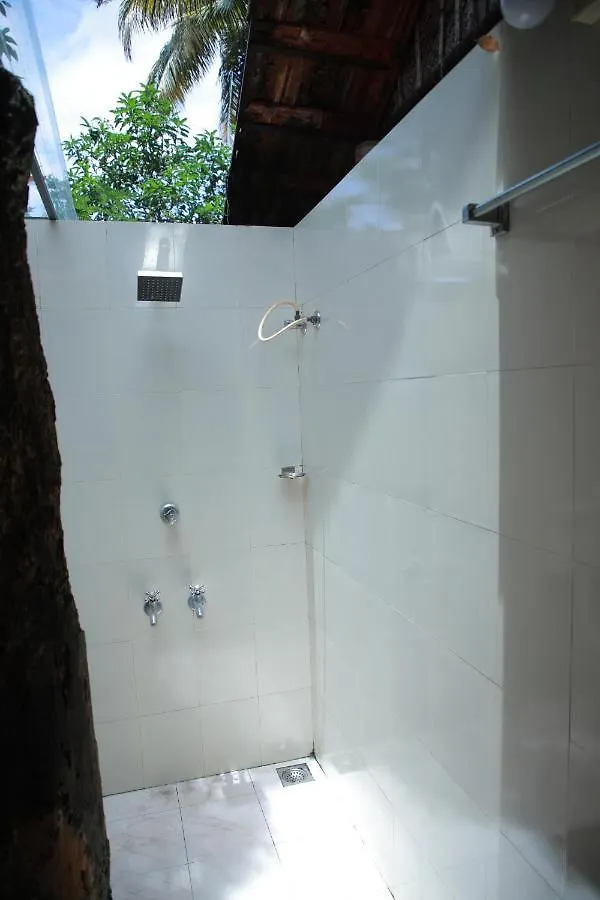 Hotel Malayalam Lake Resort Alappuzha India