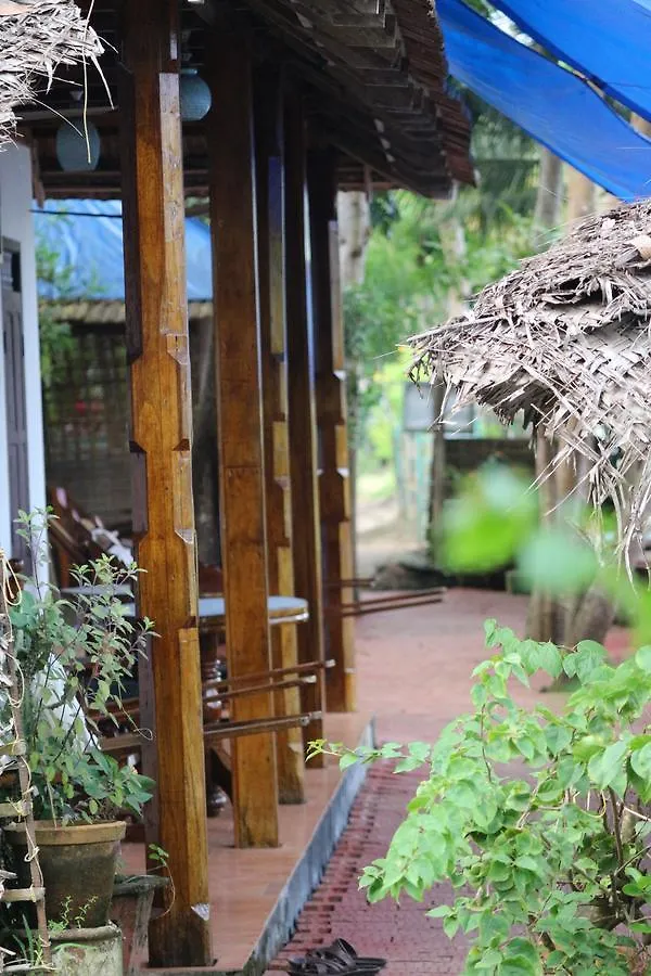 Hotel Malayalam Lake Resort Alappuzha India